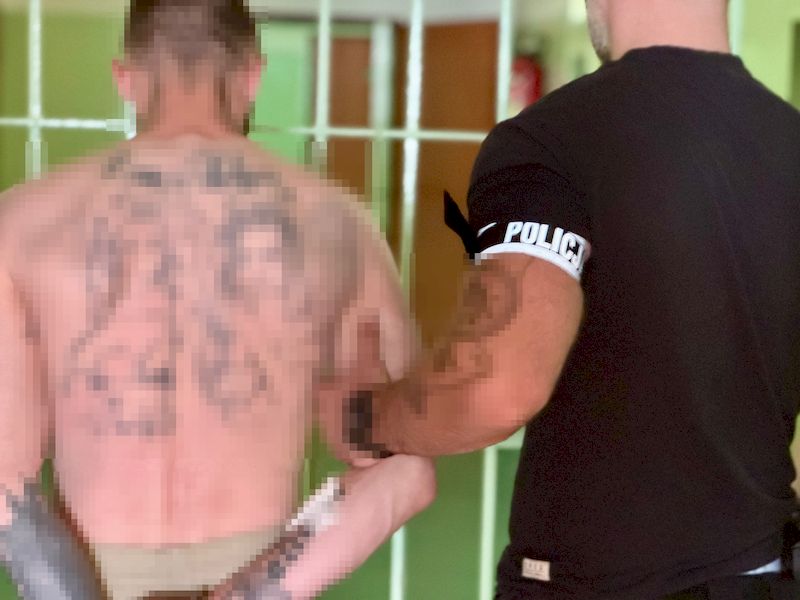 mężczyzna zatrzymany w związku z odnalezieniem ciała w lesie w Ustce